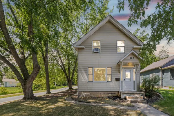 404 5th ST N, Bayport, MN 55003