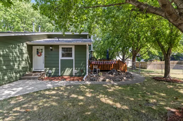 1805 Ruby Circle, Shakopee, MN 55379