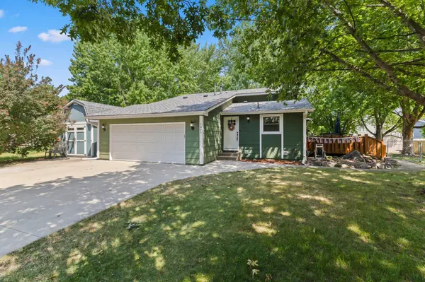 1805 Ruby Circle, Shakopee, MN 55379