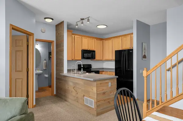 6801 Pine Crest TRL S, Cottage Grove, MN 55016