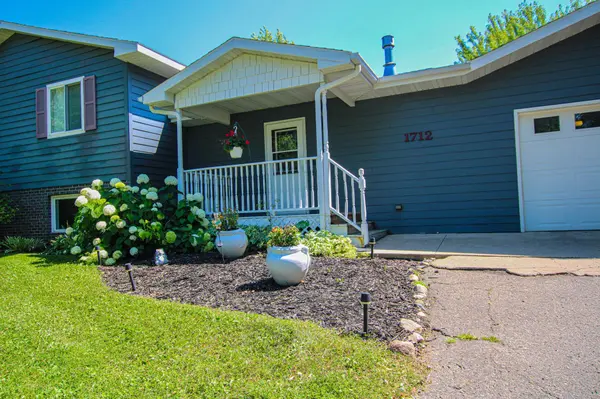1712 Cranberry LN NE, Alexandria, MN 56308