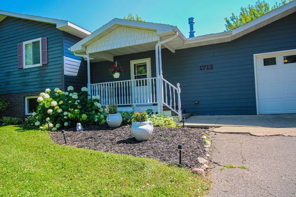 1712 Cranberry LN NE, Alexandria, MN 56308