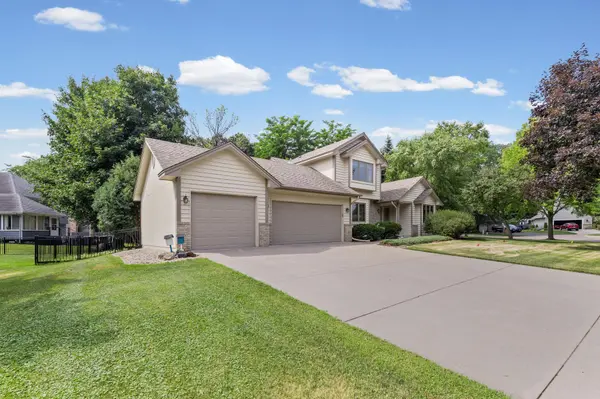 8925 Ashley TER, Brooklyn Park, MN 55443
