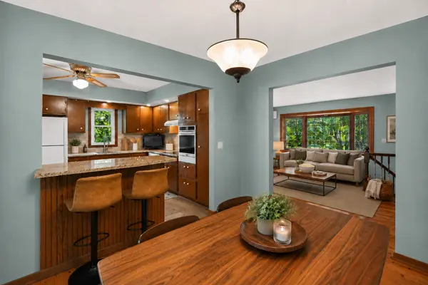 10704 Prescott CT, Burnsville, MN 55337