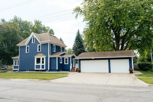1527 Ford AVE N, Glencoe, MN 55336