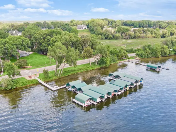 1155 Heritage LN, Wayzata, MN 55391