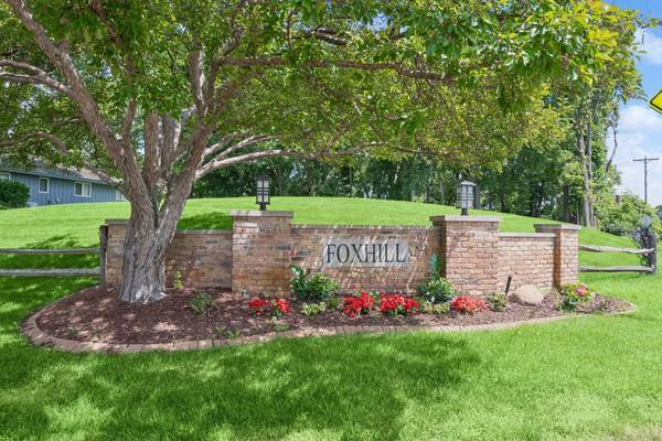 1155 Heritage LN, Wayzata, MN 55391