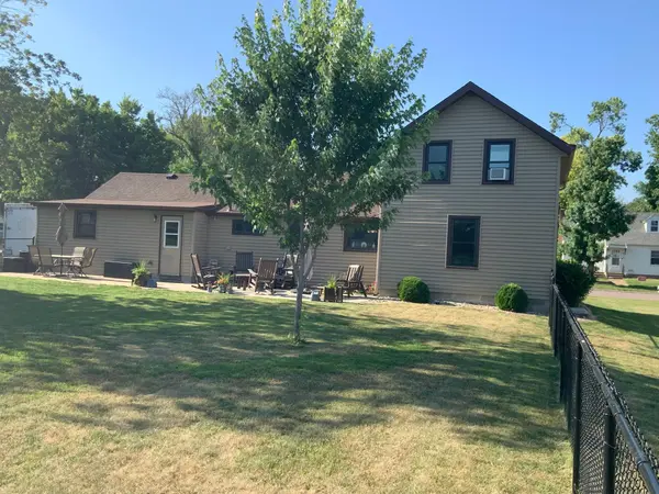 819 5th ST, Nicollet, MN 56074