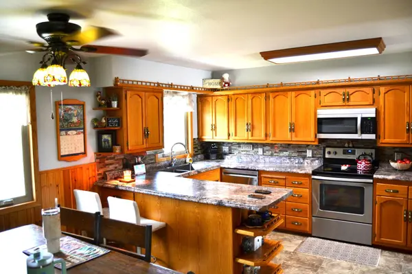 1544 Dickson DR, Hendricks, MN 56136