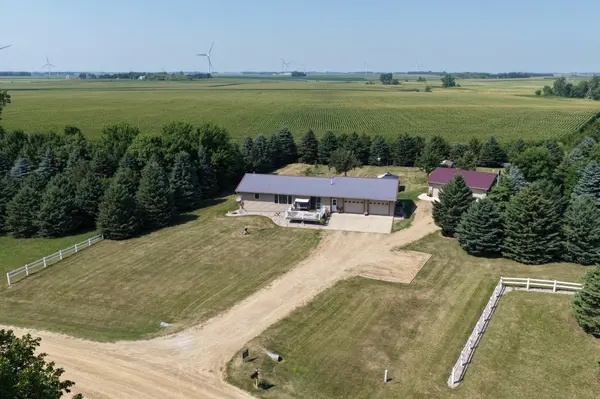 1544 Dickson DR, Hendricks, MN 56136