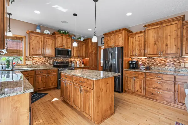 5701 Oregon CT, Crystal, MN 55428