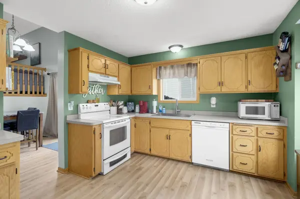 1320 Honeysuckle LN SE, Cambridge, MN 55008