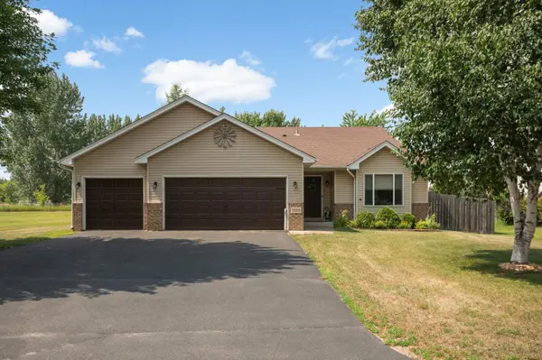 1320 Honeysuckle LN SE,  Cambridge,  MN 55008