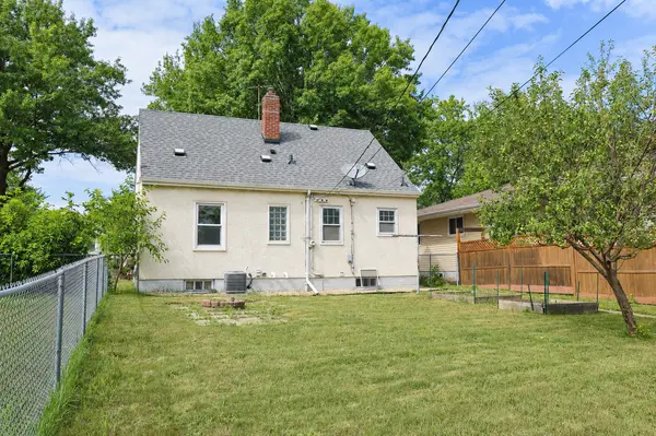 1874 Hawthorne AVE E, Saint Paul, MN 55119