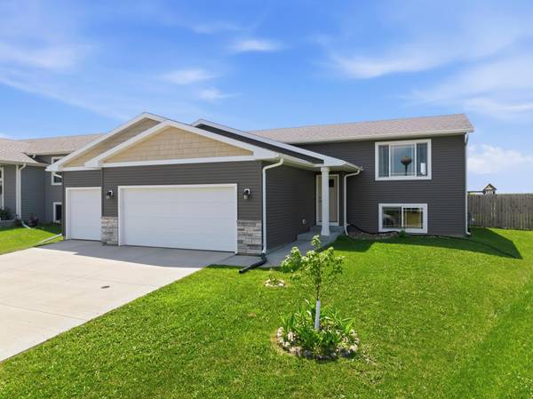 59 Southfork PL SE, Kasson, MN 55944