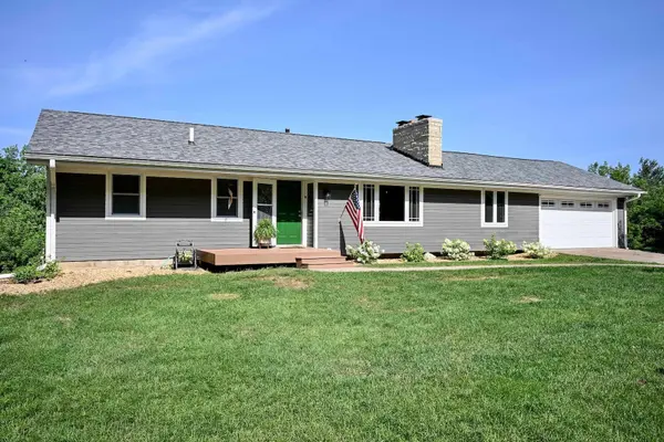 1260 Wincrest DR, Winona, MN 55987