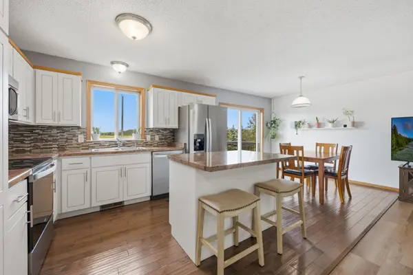 321 Jasmine LN, Saint Joseph, MN 56374