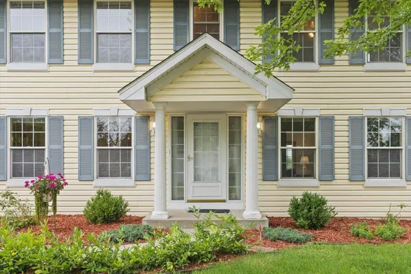 931 Sterling ST S, Maplewood, MN 55119