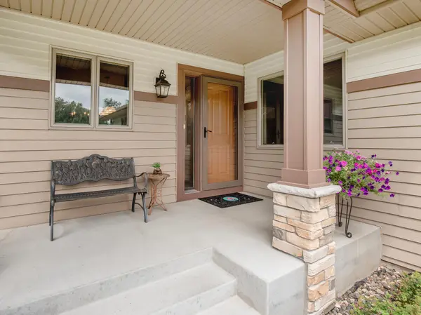 2621 Cardinal CT, North Saint Paul, MN 55109