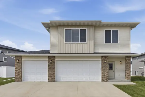 810 Albert DR W, West Fargo, ND 58078
