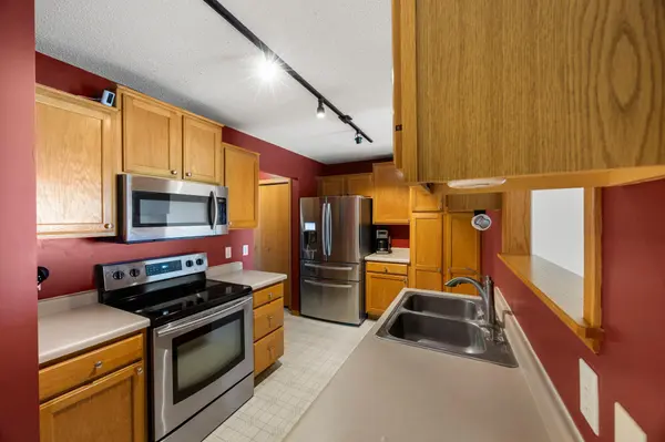10390 64th ST NE, Albertville, MN 55301
