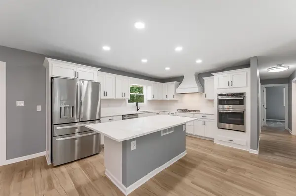 300 Viking DR, Mankato, MN 56001