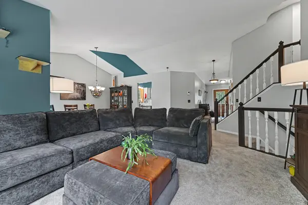 240 Woodridge LN, Circle Pines, MN 55014