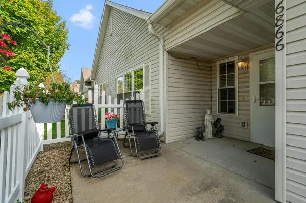 6866 Blackhawk TRL #12, Inver Grove Heights, MN 55077