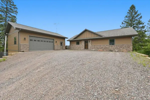 828 Slater DR, Beaver Bay, MN 55614