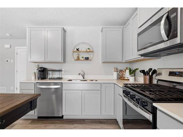 13743 Victoria Meadows CT, Rosemount, MN 55068