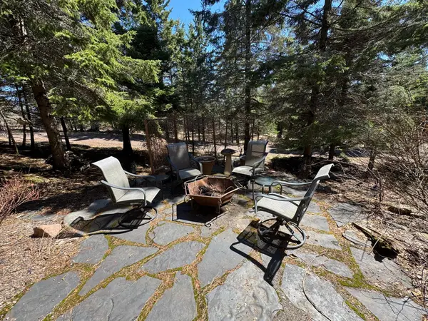 2472 Cliff View CIR, Two Harbors, MN 55616