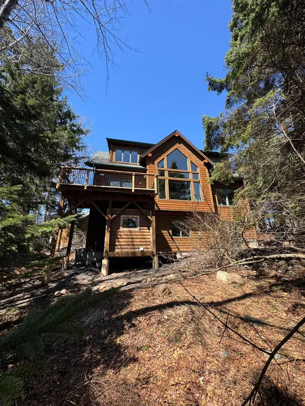 2472 Cliff View CIR, Two Harbors, MN 55616