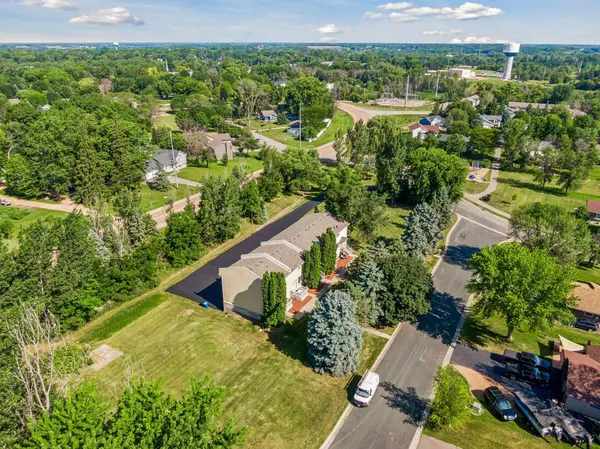 417 Hunter DR, Watertown, MN 55388