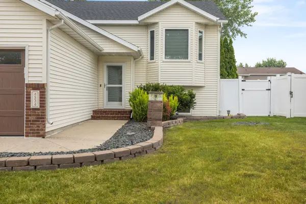 4334 45th AVE S, Fargo, ND 58104