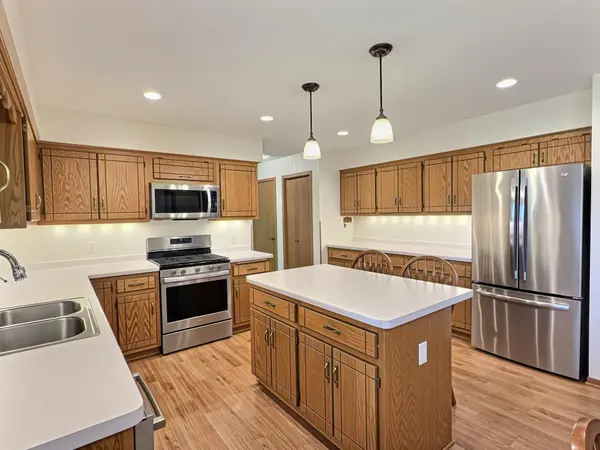 10 George ST E, Maple Lake, MN 55358