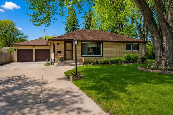 3632 Roosevelt ST NE, Saint Anthony, MN 55418
