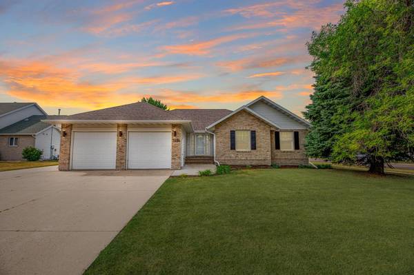 3456 28th AVE S, Fargo, ND 58103