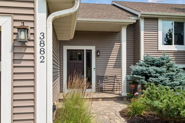3882 Mersey WAY, Eagan, MN 55123