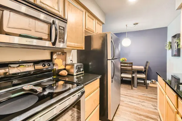 2727 W 43rd ST #102, Minneapolis, MN 55410