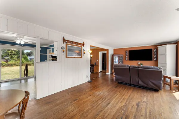 2132 Atlantic ST, Maplewood, MN 55109
