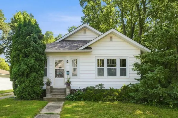 19 12th ST NE, Faribault, MN 55021