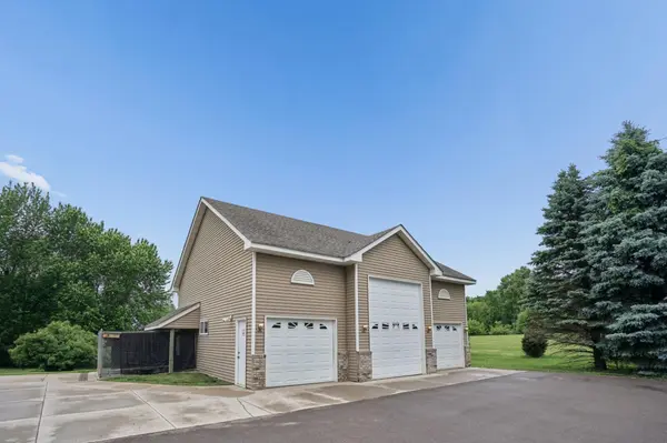 885 Katydid LN NE, Saint Michael, MN 55376