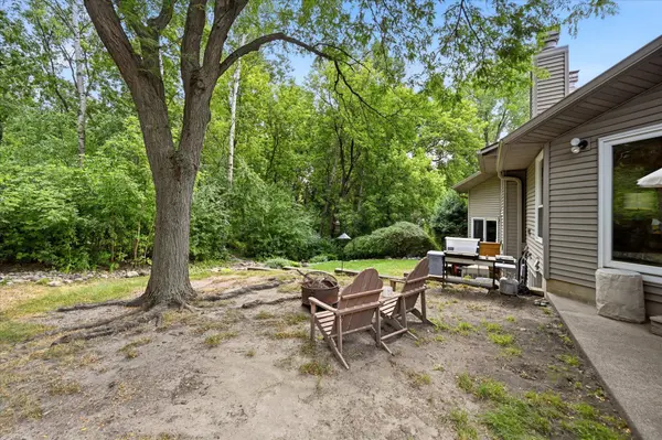 674 Dorland RD S, Maplewood, MN 55119