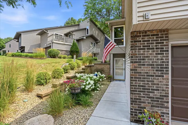 674 Dorland RD S, Maplewood, MN 55119