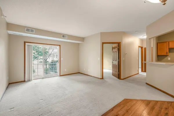 114200 Hundertmark #110, Chaska, MN 55318