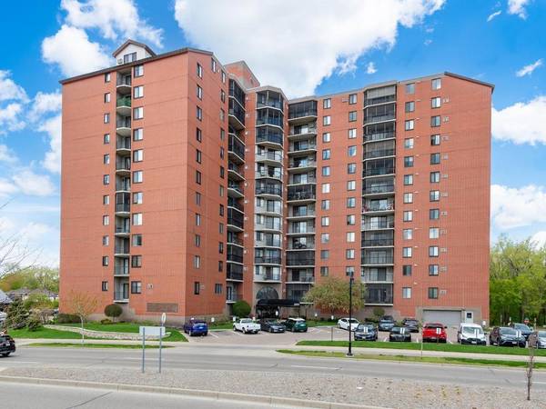 6500 Woodlake DR #914, Richfield, MN 55423