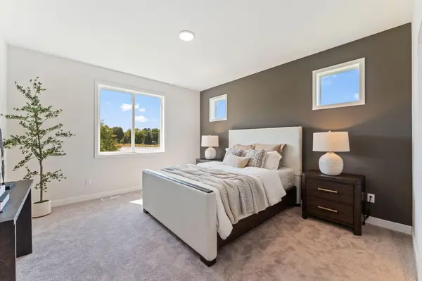 1125 Legacy Pkwy, New Richmond, WI 54017