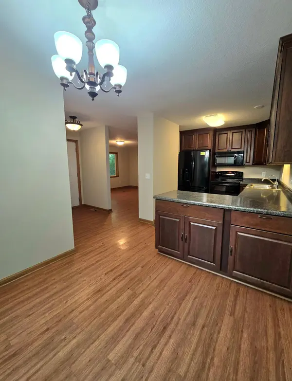 1527 Aspen DR, Eagan, MN 55122