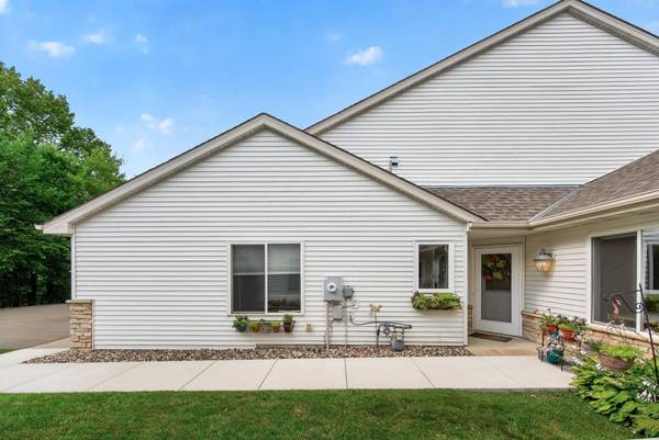 8992 Quail CT, Saint Bonifacius, MN 55375