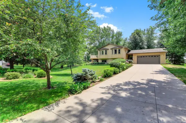 22365 Circle LN, Rogers, MN 55374